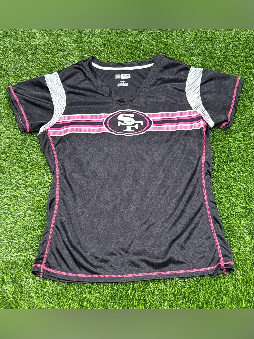 Team Apparel San Francisco 49ers NFL Women’s V-Neck Shirt Black/Pink/White (L)